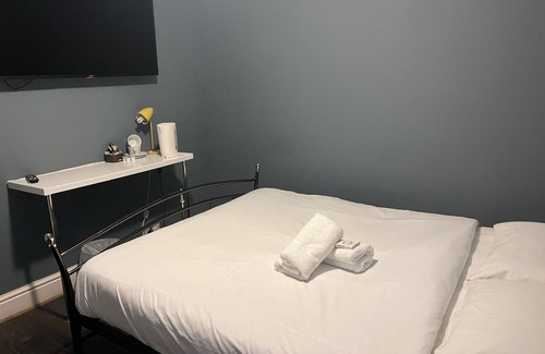 Ryde Casa | The Crown Hotel