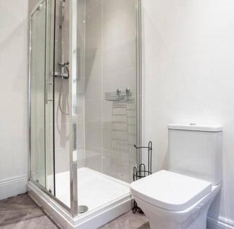 Darlington Casa | The Crown - Modern & Stylish Home from Home near Hopetown