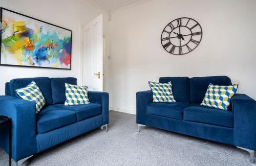 Darlington Casa | The Crown - Modern & Stylish Home from Home near Hopetown