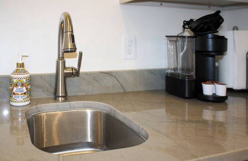 Holiday Beach Apartamento | The Crow’s Nest Retreat - Cozy Guest Suite C