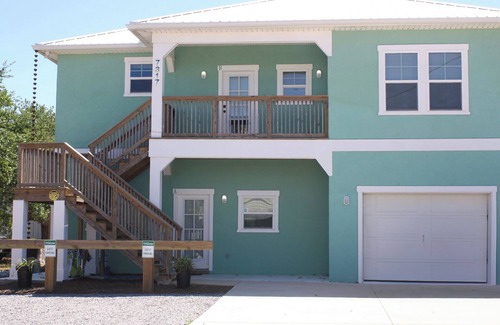 Holiday Beach Apartamento | The Crow’s Nest Retreat - Cozy Guest Suite C