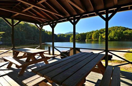 Lake Lure Casa | The Crows Nest