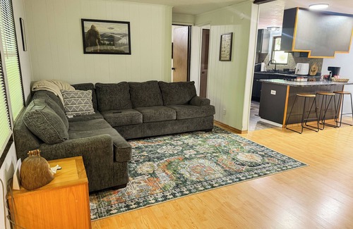 Heaters Casa | The Cryptid Ranch - 4 Bedroom Cryptid Themed Home Close to Amenities