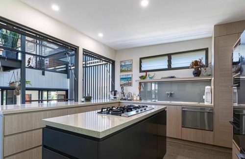 Alexandra Headland Casa | The Cubby Alex Headlands - only 500m to Beach!