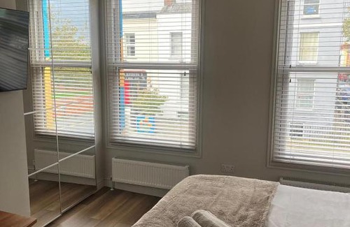 Montpellier Cama Y Desayuno | The Curious Apartment, Cheltenham