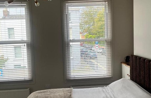 Montpellier Cama Y Desayuno | The Curious Apartment, Cheltenham