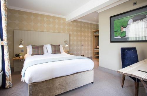 Copthorne Hotel | The Curious Pig in the Parlour
