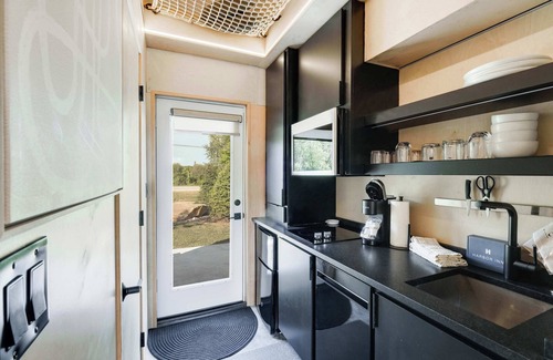 Ottawa Cabina | The Cut | 1 Bed, 1 Bath