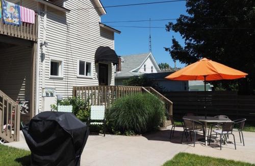 Frankfort Apartamento | The Cute & Cozy - Lower Apt - Great Location!