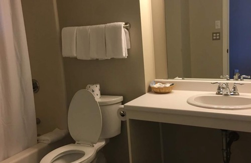 York Beach Hotel | The Cutty Sark Motel