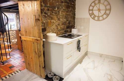 Maesteg Casa | The Cwtch A fusion of modern meets old in a traditional Welsh mining valley