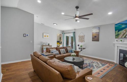 Palm Harbor Casa | The Cycling Mermaid Palm Harbor, Florida - Christmas & NYE AVAILABLE with Xmas Tree!