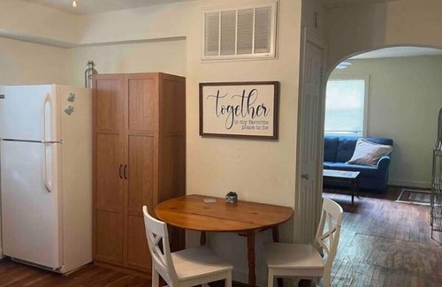 West Central Casa | The Cyndi: Downtown Spa Retreat w/privacy deck