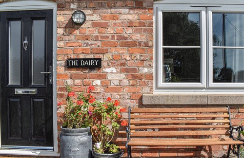 Middlewich Cabaña | The Dairy at Brook House Farm-UK40631