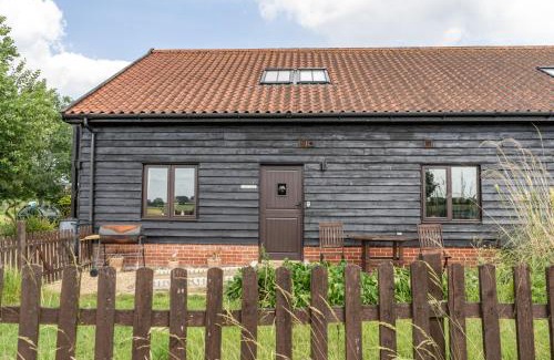 Cratfield Casa | The Dairy - Holly Tree Barns