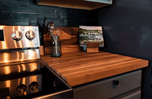 Rangeley Casa | THE DAM CAMP-Modern, cozy house minutes from downtown Rangeley & pet friendly 🐶