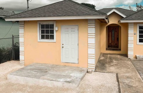 Nassau Apartamento | The Dames Studio Apartment