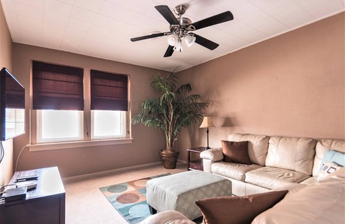 Fairbury Apartamento | The Danbury 1BR apartment in historic downtown