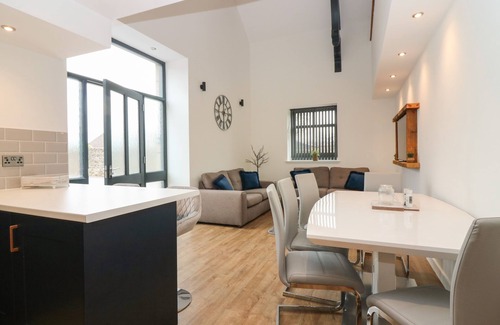 Keith Cabaña | The Dance Hall at The Institute Executive Apartments