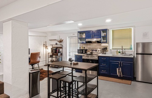 Atlanta Apartamento | The Dapper Den Suite