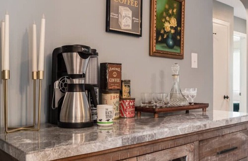 Shepherdsville Casa | The Dark Horse Inn -Churchill Downs, Bourbon Trail, Pet friendly