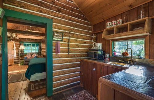 Placerville Casa | The Davies Family Inn
