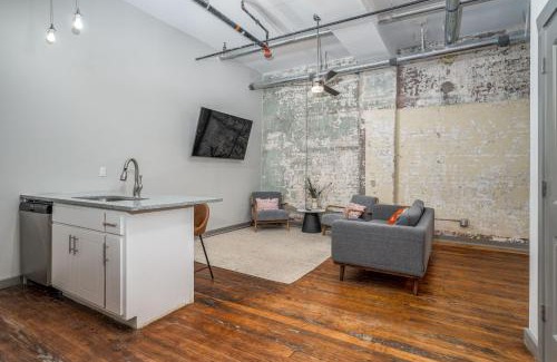 Rocky Mount Apartamento | The Davis Lofts at Main Street - Unit 2A