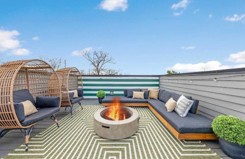 East Nashville Casa | The Daylily Rooftop Patio, Steps to Dining