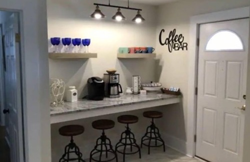 Deltaville Casa | The Deadrise Inn, Sleeps12, Spacious, Newly Renovated