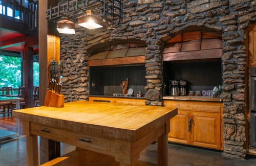 Eureka Springs Casa | The Deck House Retreat Near Kings River+Wifi+Gated