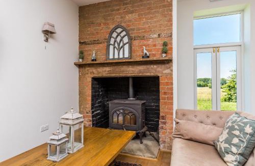 Lincoln Casa | The Delaval Rooms