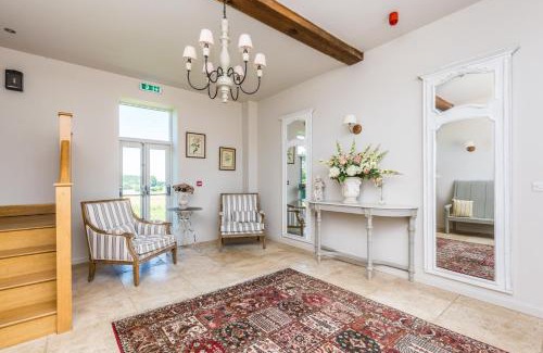 Lincoln Casa | The Delaval Rooms