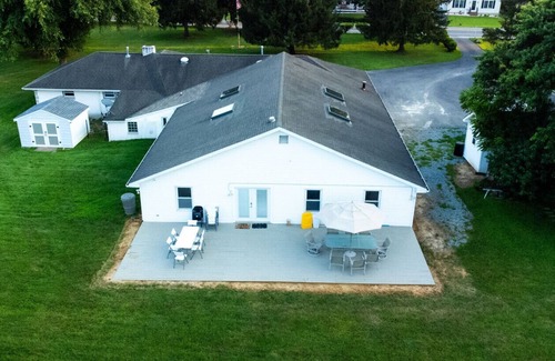 Delaware City Apartamento | Delaware City oasis|Indoor Heated Pool