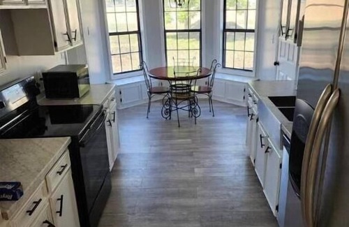 Cleveland Casa | The Delta Cottage