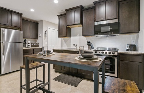 Middleburg Apartamento | The Den at the Ravines |Queen Studio |Full Kitchen |Screened Balcony |Dogs Ok |Wooded Scenery |Quiet