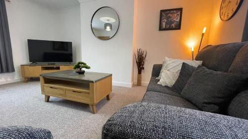 Wick Apartamento | The Den - by Caithness Luxury Apartments NC500 - 2 Bedroom holiday home - Sleeps Work teams upto 2 & holiday makers upto 4