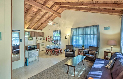 Raymond Cabina | 'The Den' Raymond Home w/ 200 Feet of Sandy Beach!