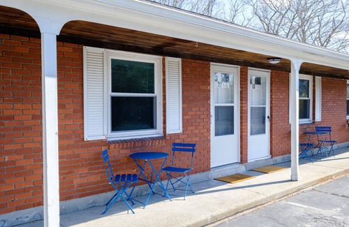Old Mystic Apartamento | The Denison Studio · Near Casinos Smoke/vape smell