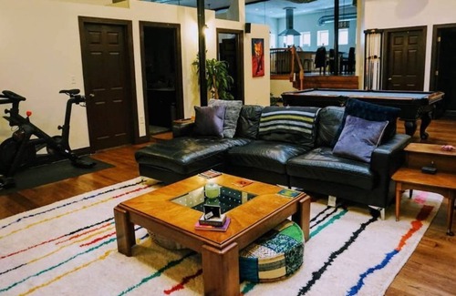 Cole Casa | The Denver Superloft! Industrial 2BD/2BA Sleeps 4!