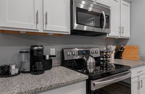 Bowling Green Casa | The Destination at Night Horse