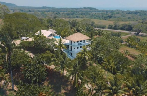 Palma Quemada Apartamento | The Diamond Suite with 360 Degree Ocean, Jungle/Mountain Views!