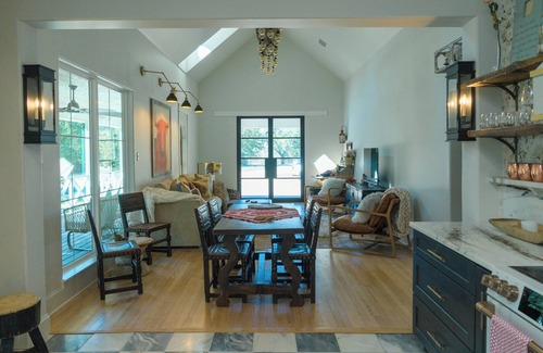 Round Top Otro | The Dillan House - Round Top Texas