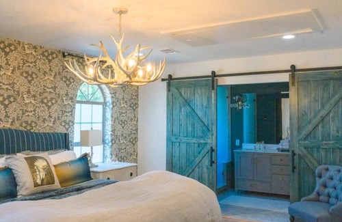 Round Top Otro | The Dillan House - Round Top Texas