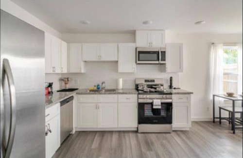 Northeast Houston Casa | The Divine 3 - Townhome with AC, WiFi in Beautiful Houston