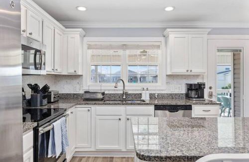 North Myrtle Beach Casa | The Dock House-Private Dock-Two Blocks to Beach