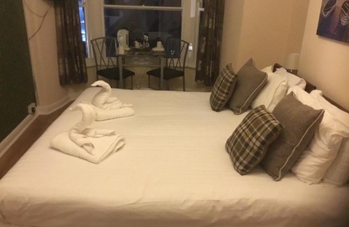 Chysauster Hotel | The Dock Inn