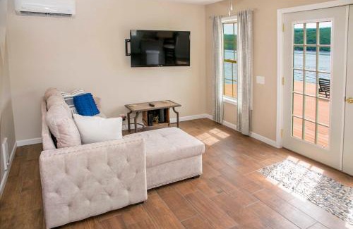 Hammondsport Casa | The Dockaholic