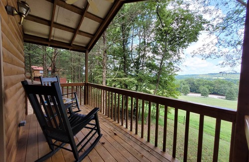 Sparta Casa | "The DogHouse" a Pet Friendly Cabin near Fall Creek Falls, The Doghouse - Pet Friendly Cabin w/ View