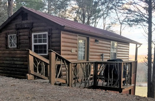 Sparta Casa | "The DogHouse" a Pet Friendly Cabin near Fall Creek Falls, The Doghouse - Pet Friendly Cabin w/ View