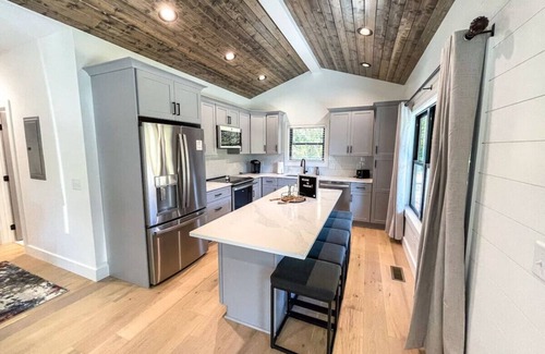 Franklin Casa | The Dogwood Cottage Franklin